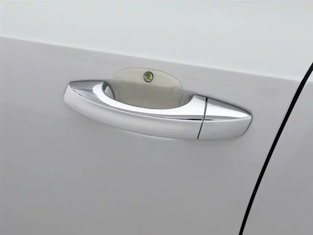 Skoda Octavia 2021 — фото 18