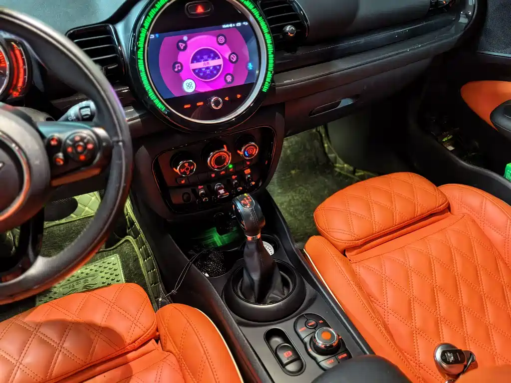MINI Clubman 2018 — фото 11