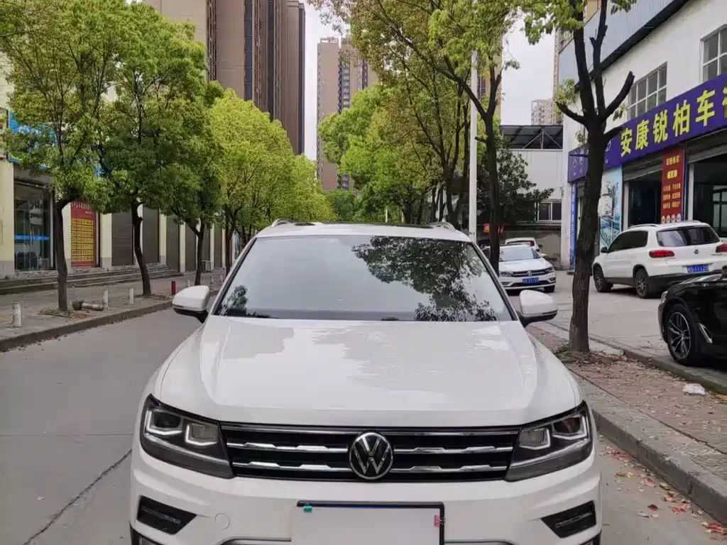 Volkswagen Tiguan L 2021 — фото 2