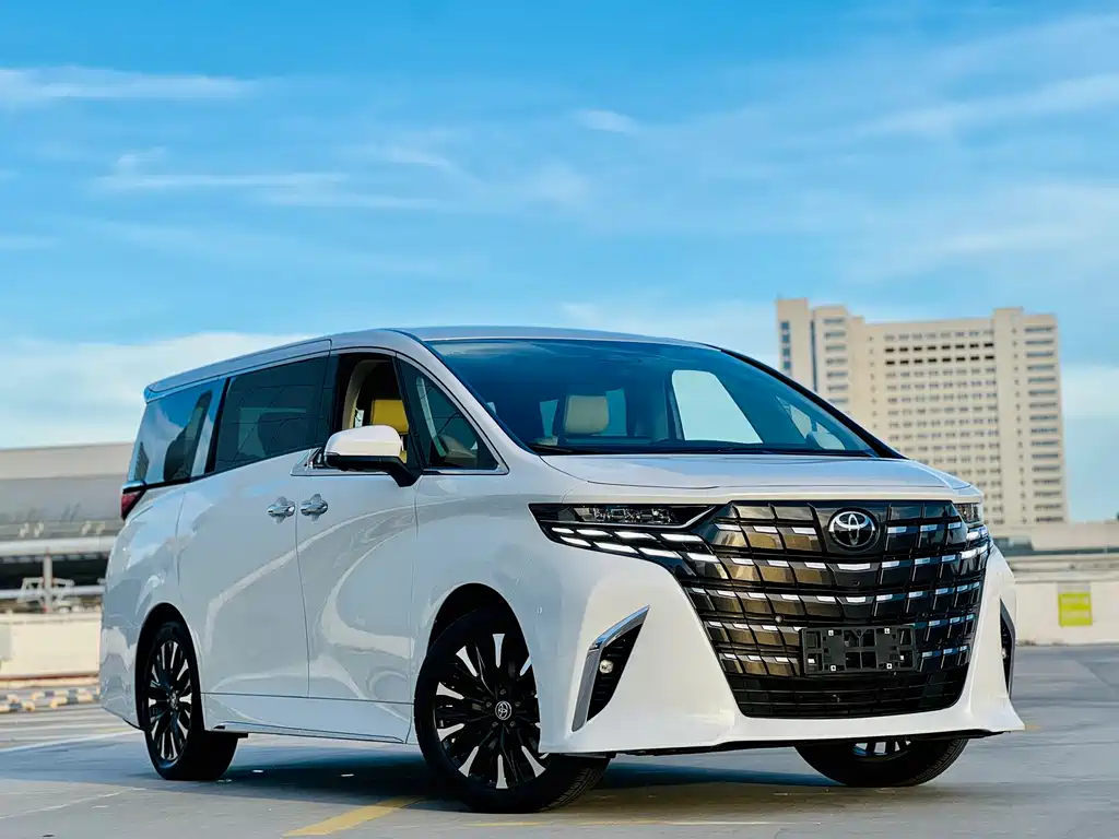 Toyota Alphard 2024 — фото 3