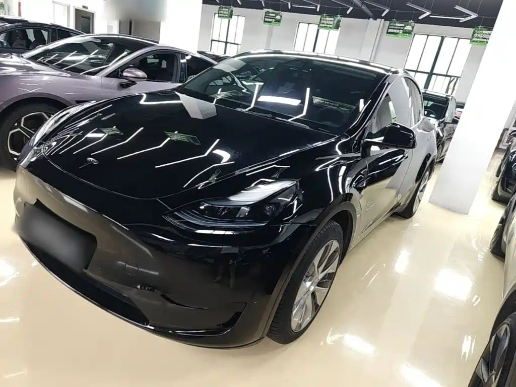 Tesla Model Y 2023 — фото 1