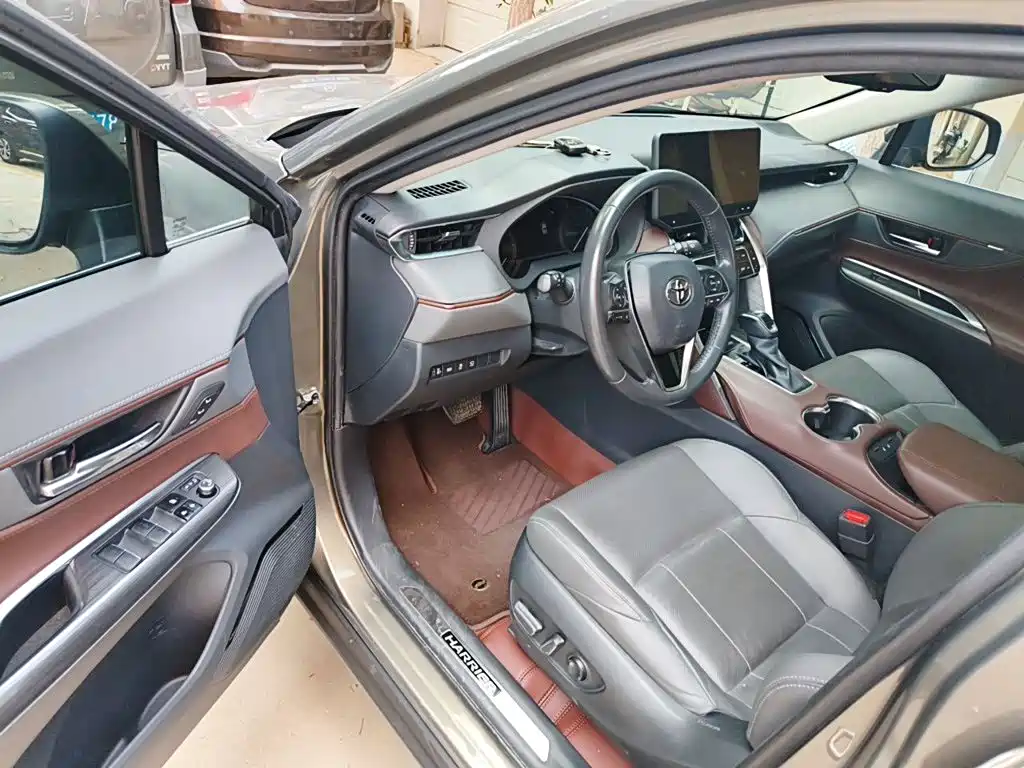 Toyota Harrier 2022 — фото 12