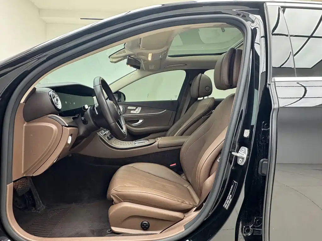 Mercedes-Benz E-Class 2020 — фото 14