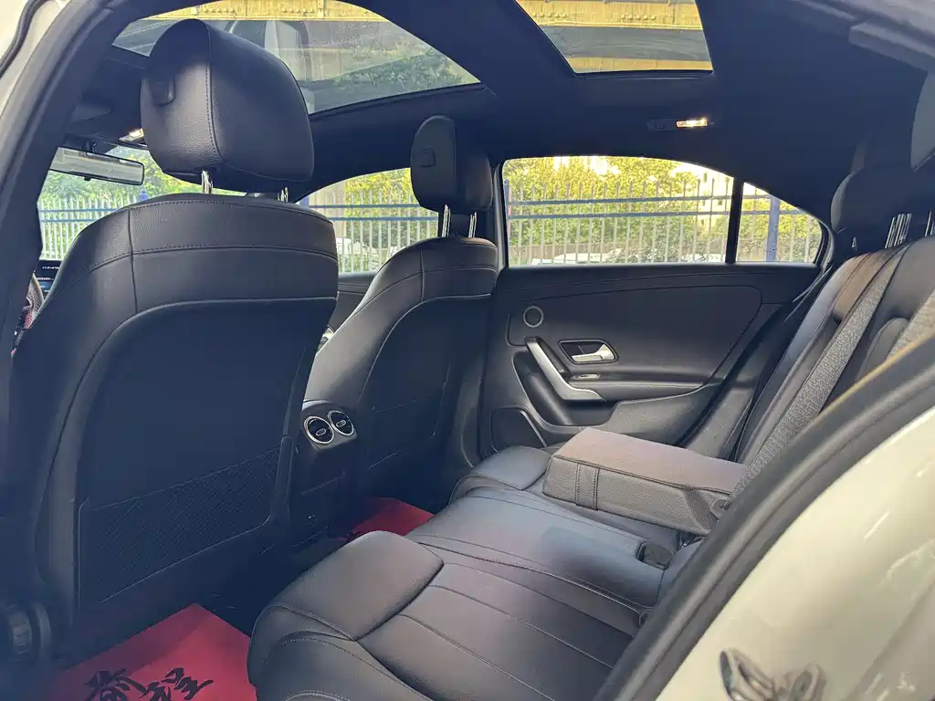 Mercedes-Benz A-Class 2021 — фото 10