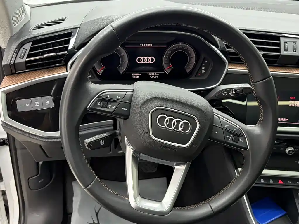 Audi Q3 2023 — фото 10