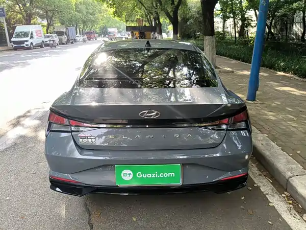 Hyundai Elantra 2021