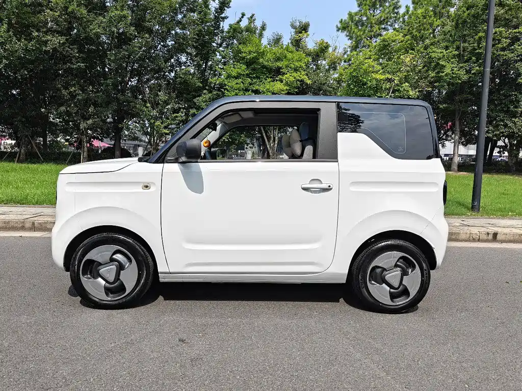 Geely Galaxy Panda 2023