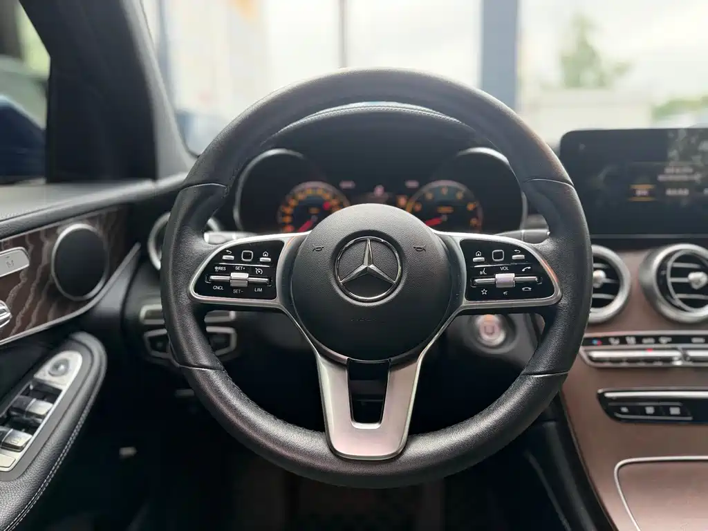 Mercedes-Benz GLC 2020 — фото 20
