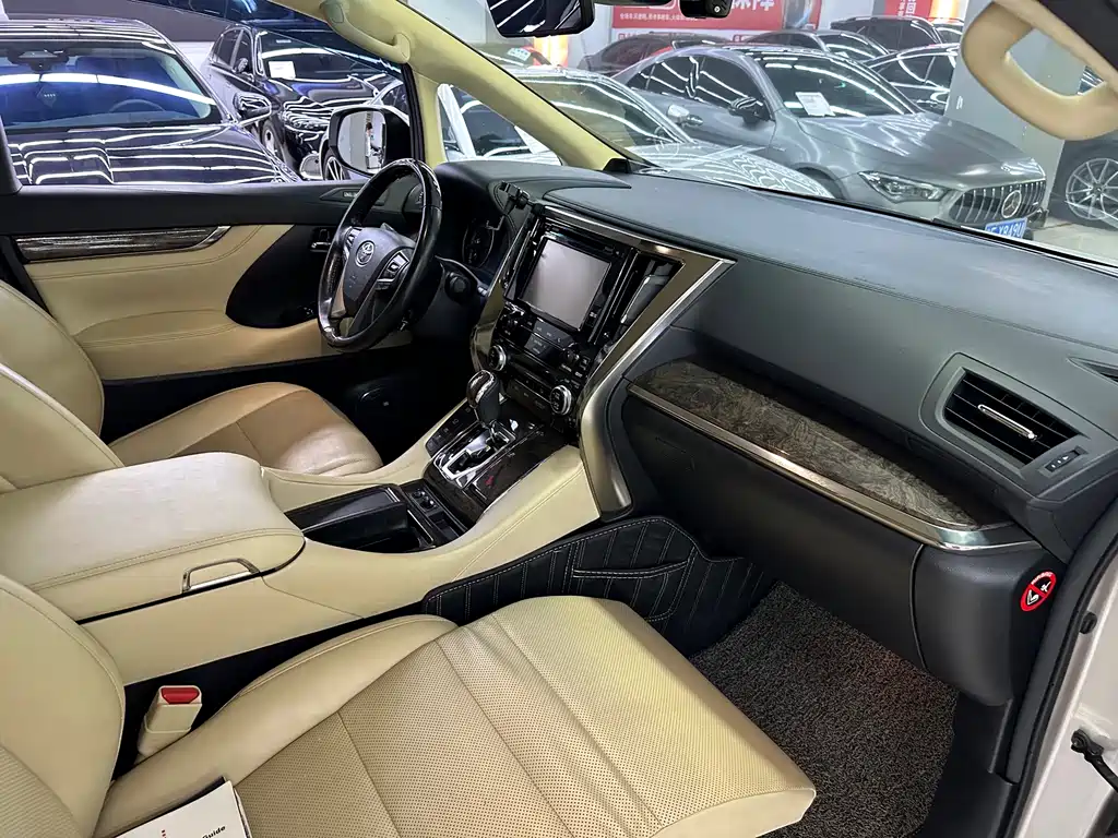 Toyota Vellfire 2020 — фото 11