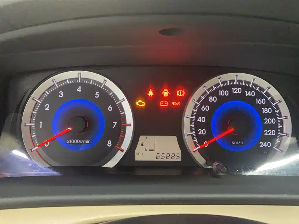 Toyota Corolla 2015 — фото 12