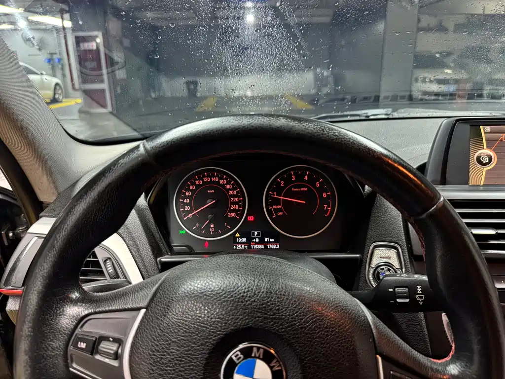 BMW 1 Series 2012 — фото 17