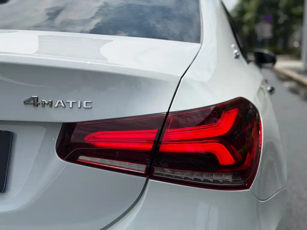 Mercedes-Benz A-Class 2019 — фото 11