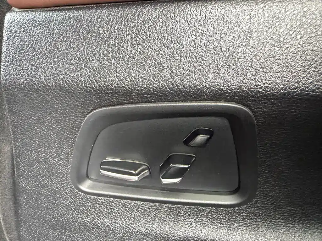 BMW 5 Series 2015 — фото 21