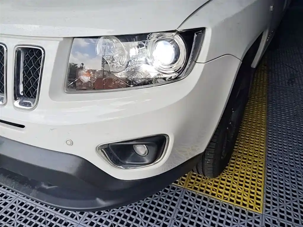 Jeep Compass 2014 — фото 24