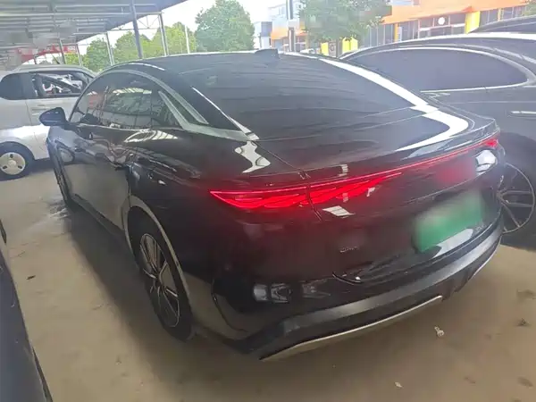 BYD Han L 2025