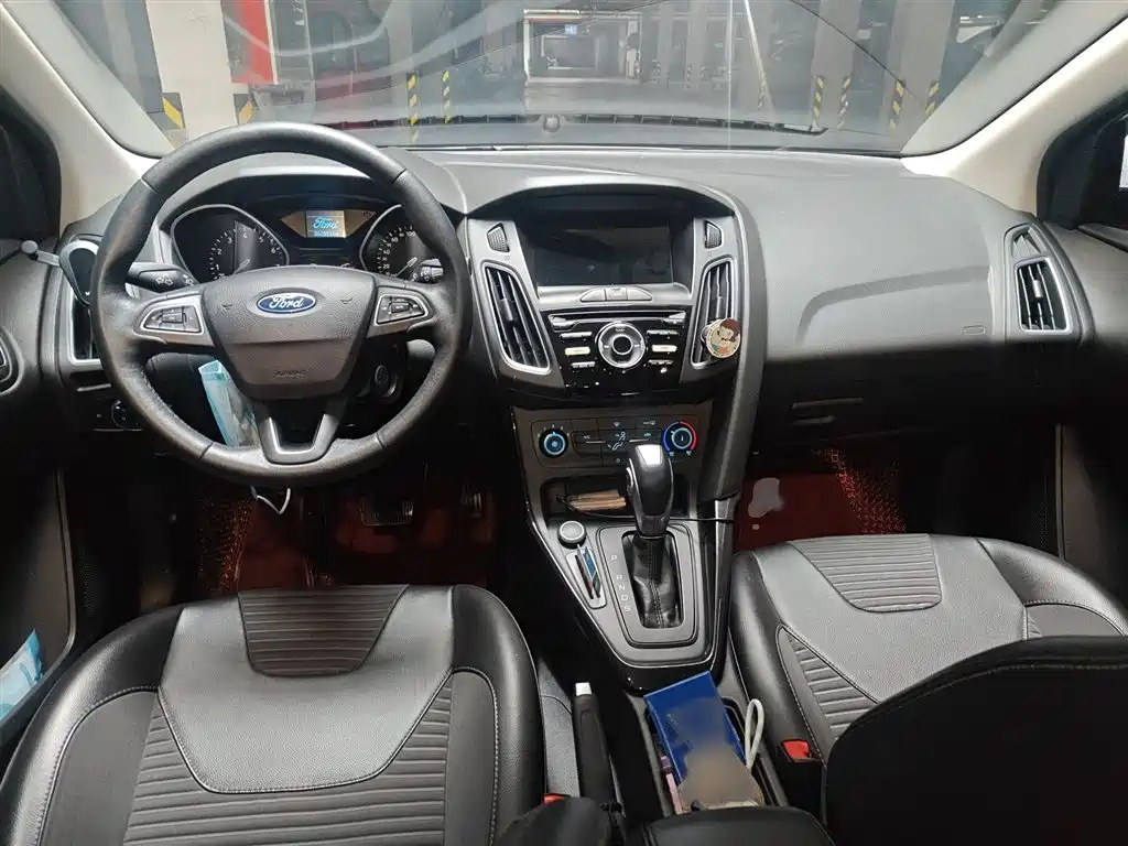 Ford Focus 2018 — фото 13