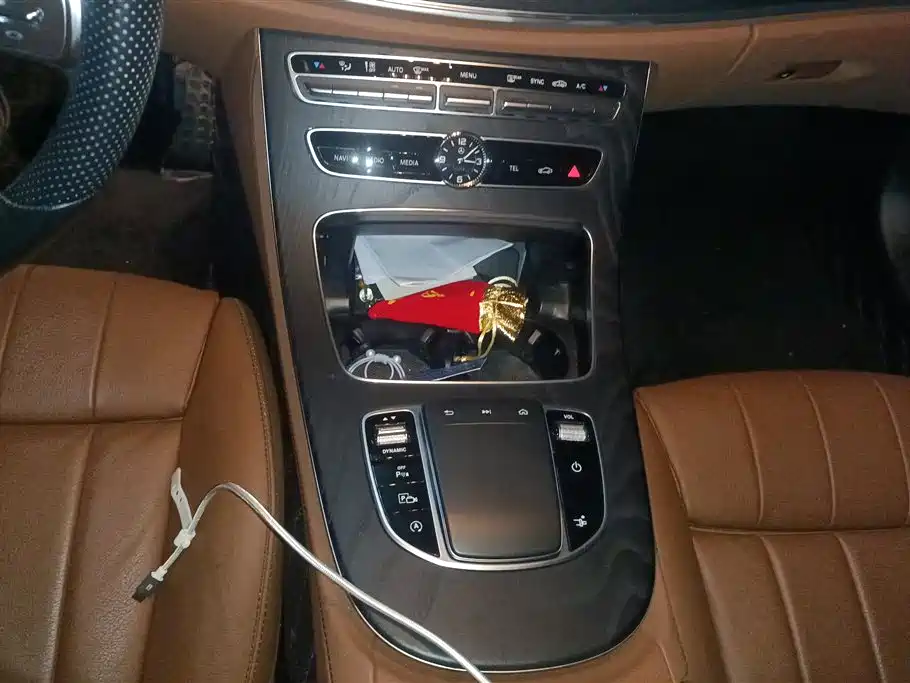 Mercedes-Benz E-Class 2020 — фото 16