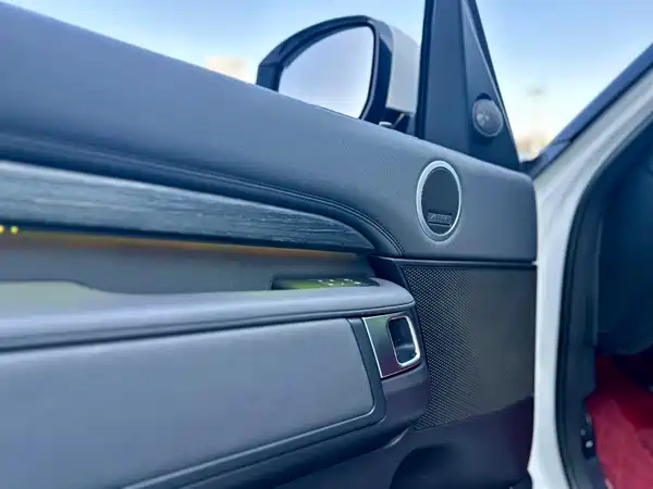Land Rover Discovery 2018