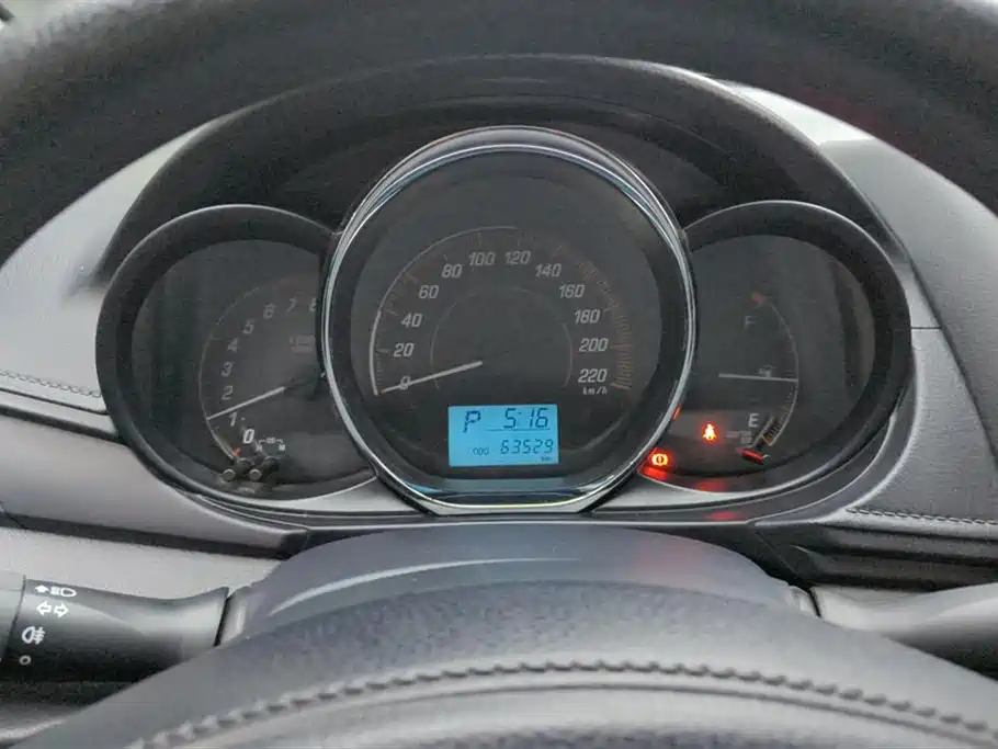 Toyota Yaris L 2021 — фото 13