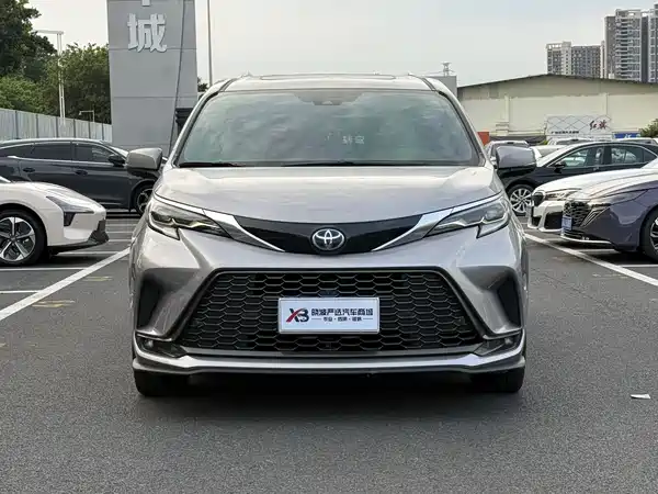 Toyota Granvia 2023