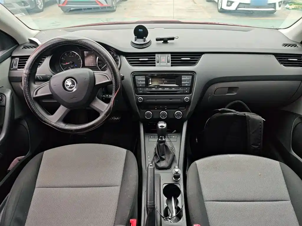 Skoda Octavia 2016 — фото 10
