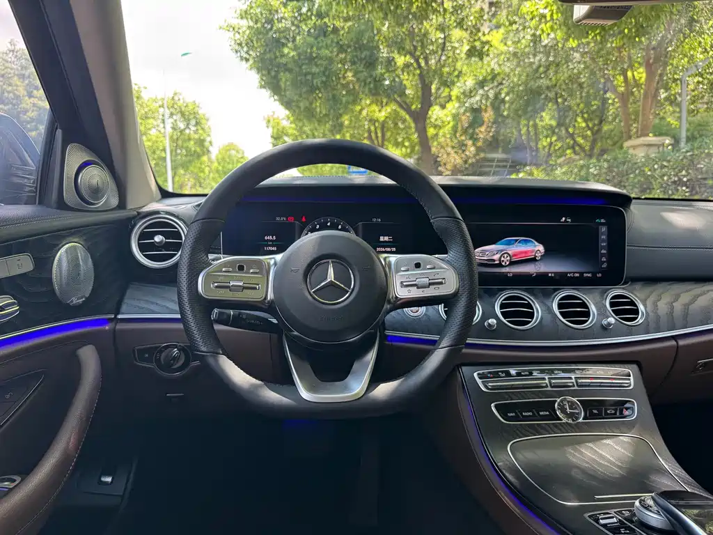 Mercedes-Benz E-Class 2018 — фото 14