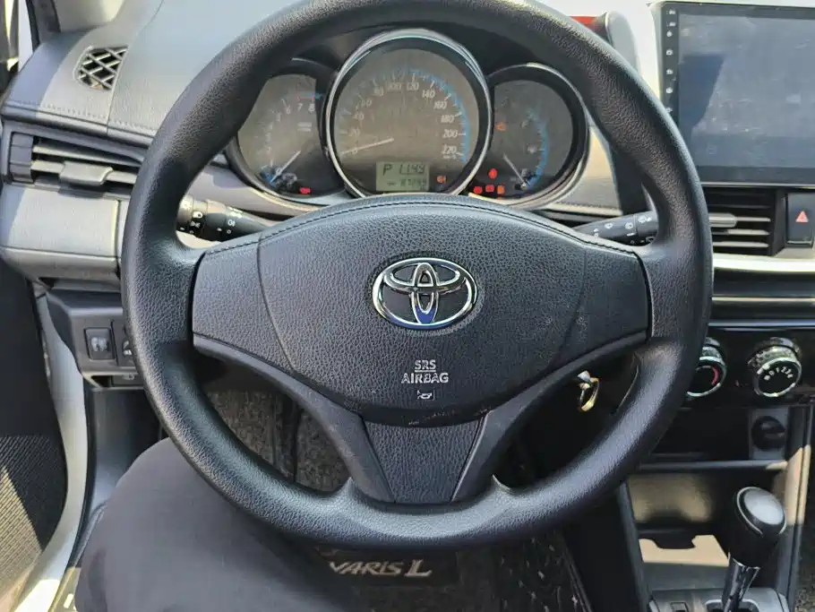 Toyota Yaris L 2019 — фото 15