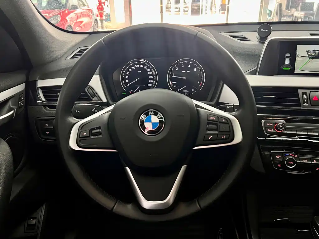 BMW X1 2019 — фото 8