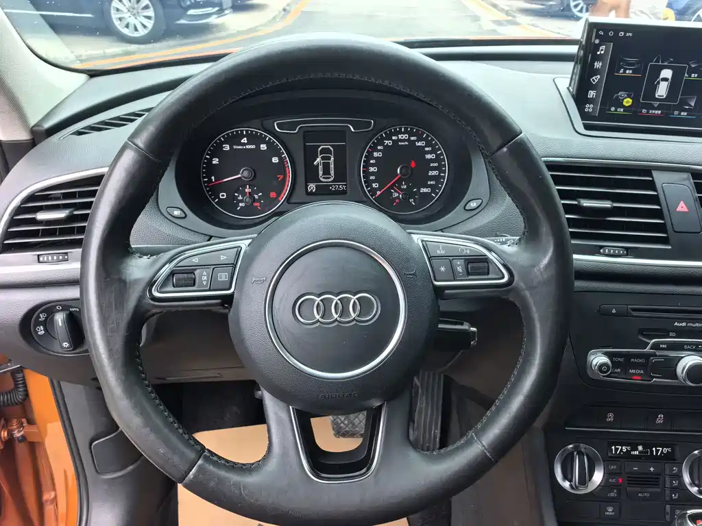 Audi Q3 2014 — фото 10