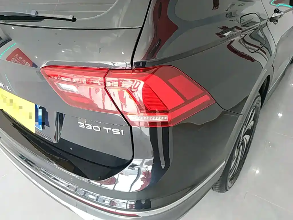Volkswagen Tiguan L 2023 — фото 8