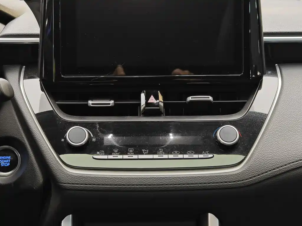 Toyota Corolla Cross 2022 — фото 17