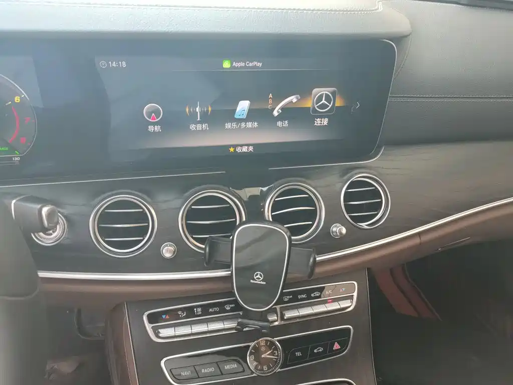 Mercedes-Benz E-Class 2019 — фото 14