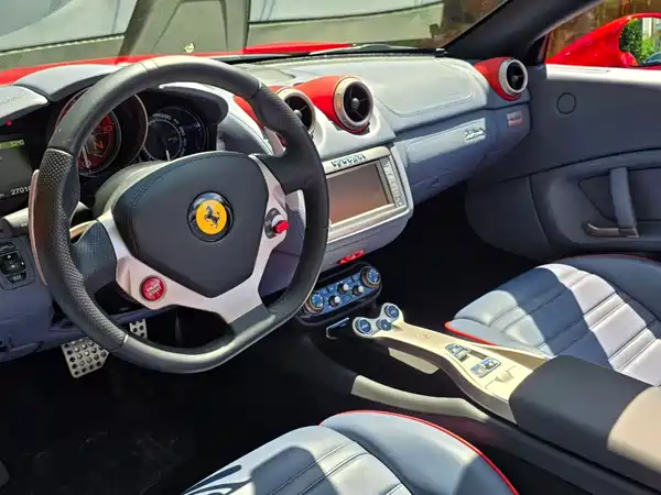 Ferrari California T 2010