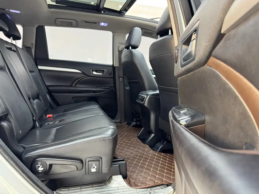 Toyota Highlander 2016 — фото 14