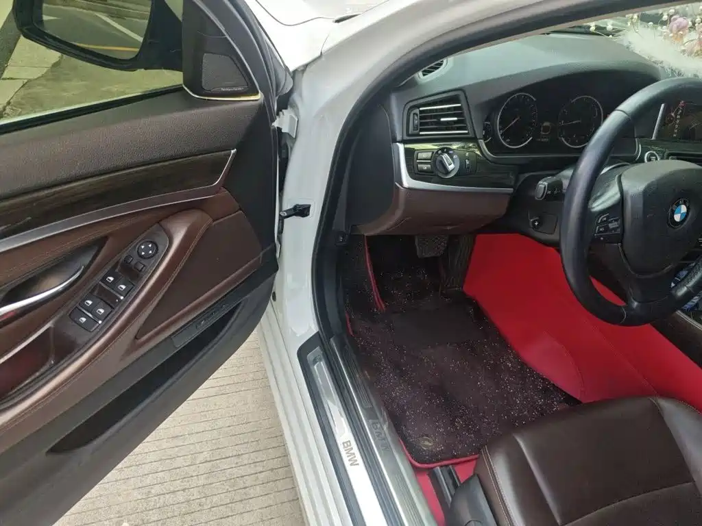 BMW 5 Series 2016 — фото 17