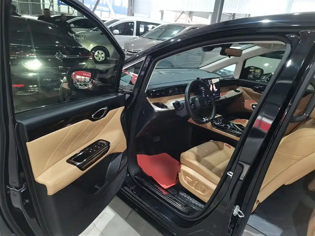 GAC Motor E8 Hybrid 2024 — фото 16