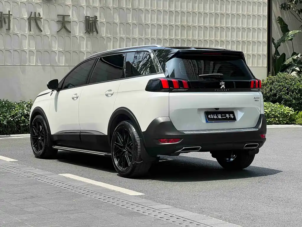 Peugeot 5008 2024 — фото 4