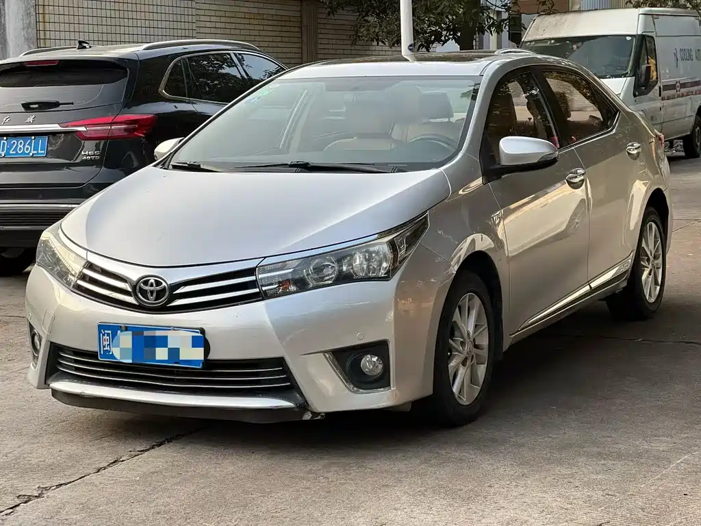 Toyota Corolla 2015 — фото 1
