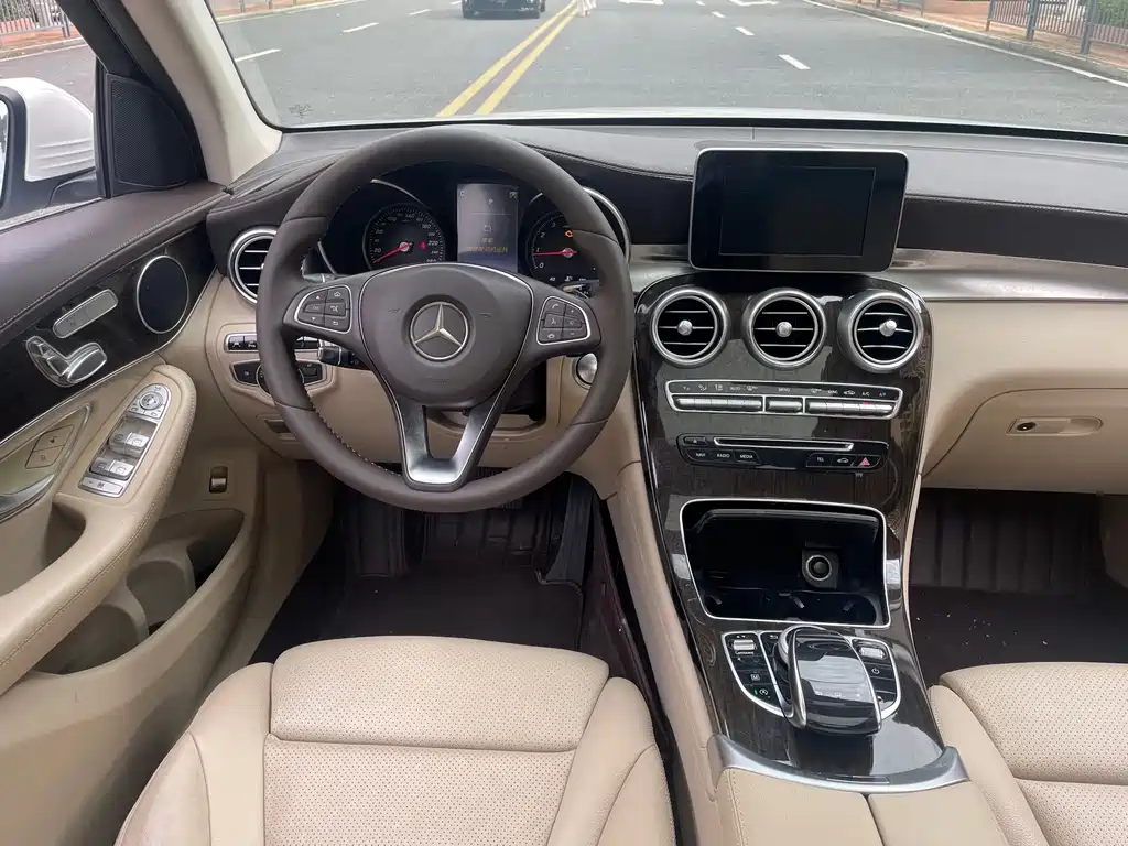 Mercedes-Benz GLC 2016 — фото 11