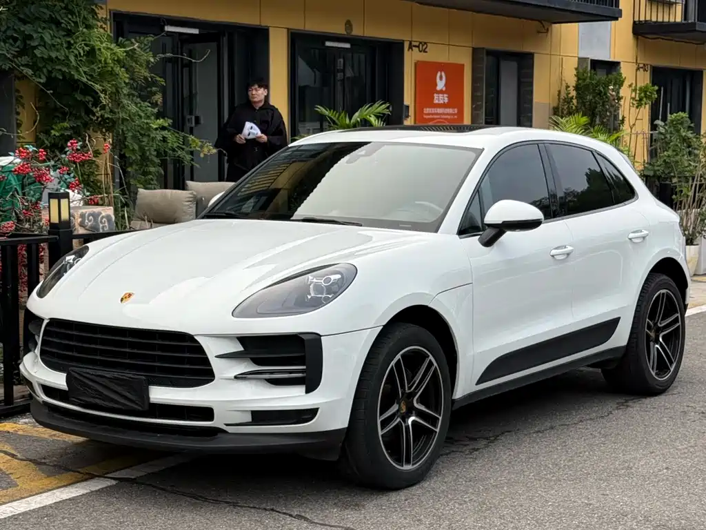 Porsche Macan 2021 — фото 1
