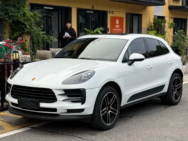 Porsche Macan 2021