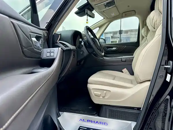 Toyota Alphard 2024