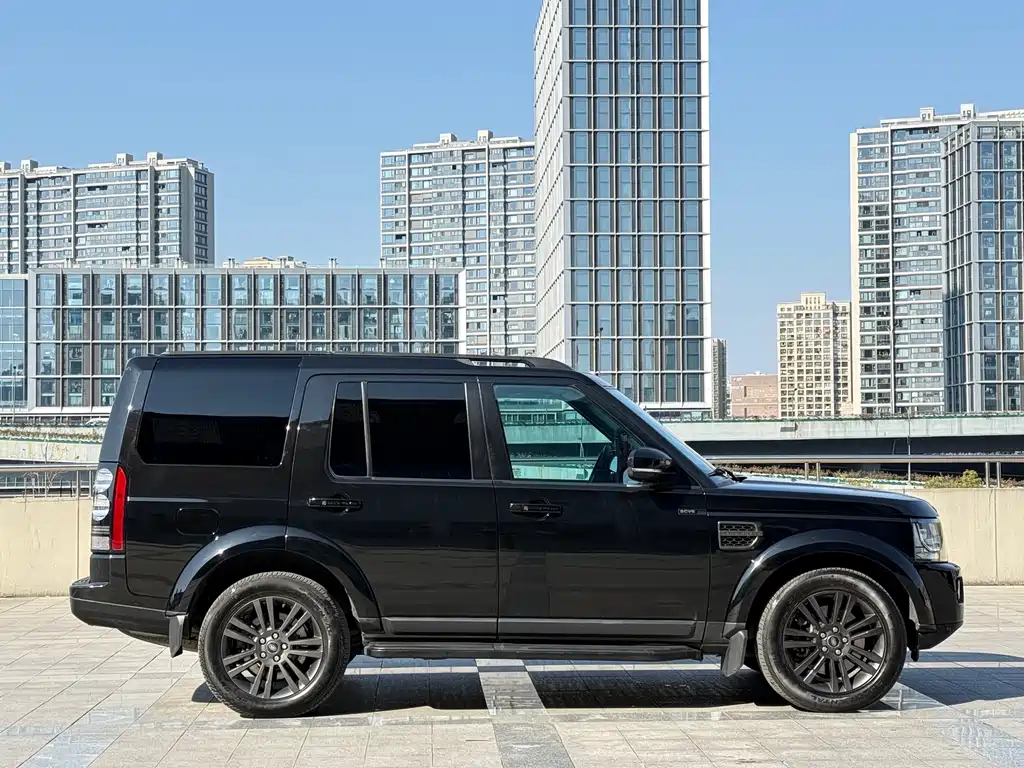 Land Rover Discovery 2016 — фото 13