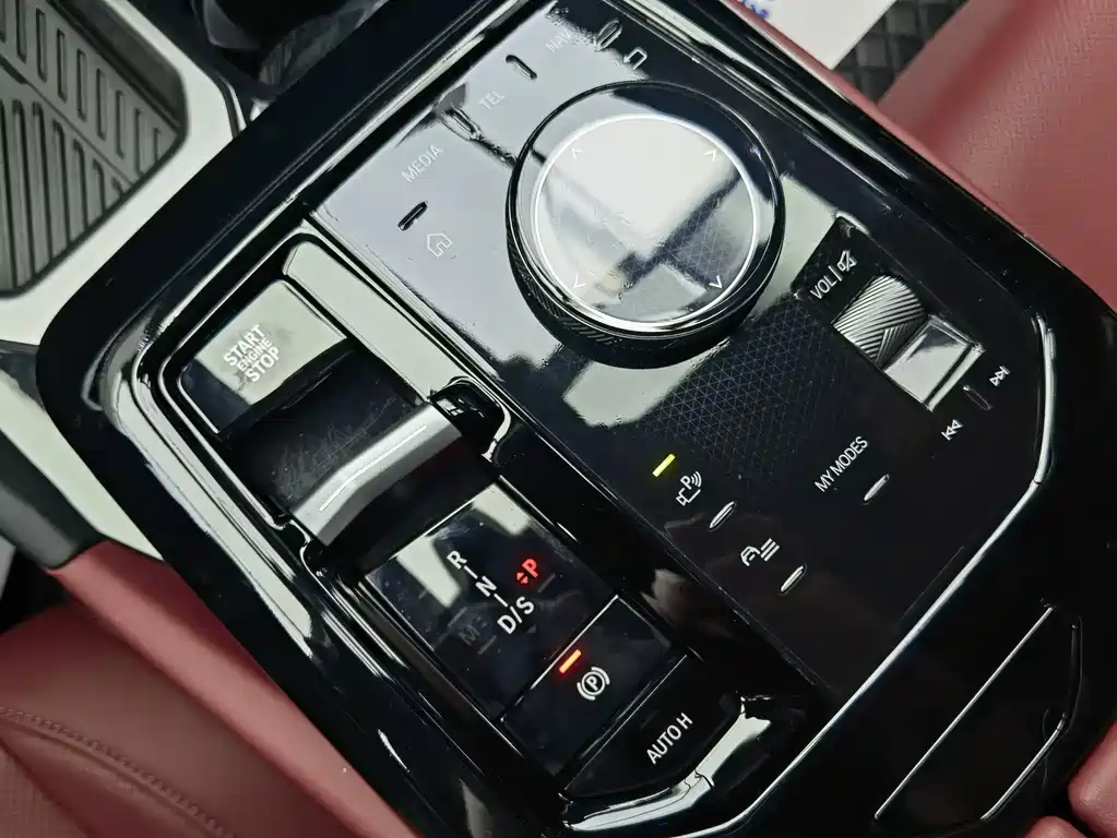 BMW 5 Series 2024 — фото 13