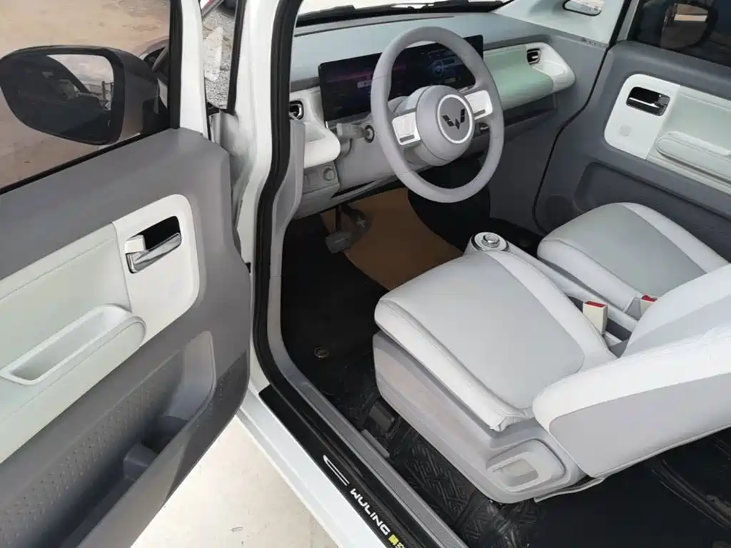 Wuling Air ev Clear Sky 2023 — фото 16