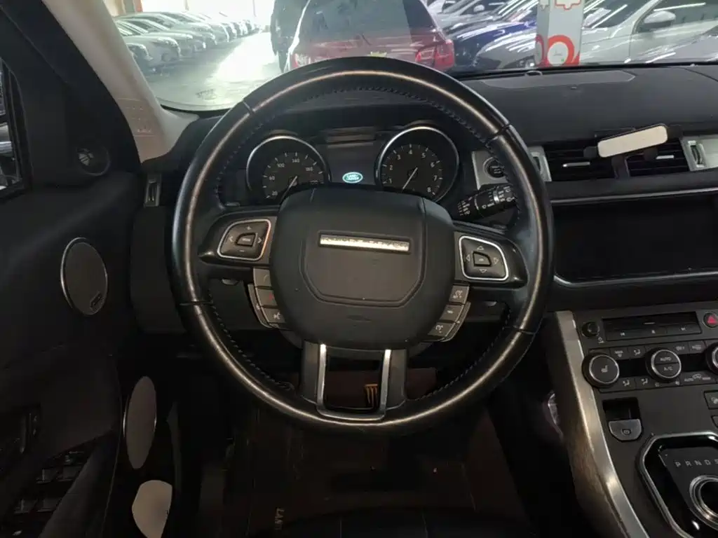 Land Rover Range Rover Evoque 2018 — фото 11