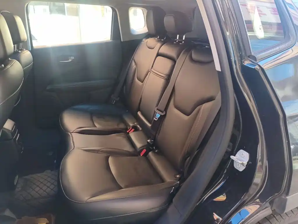 Jeep Compass 2019 — фото 17