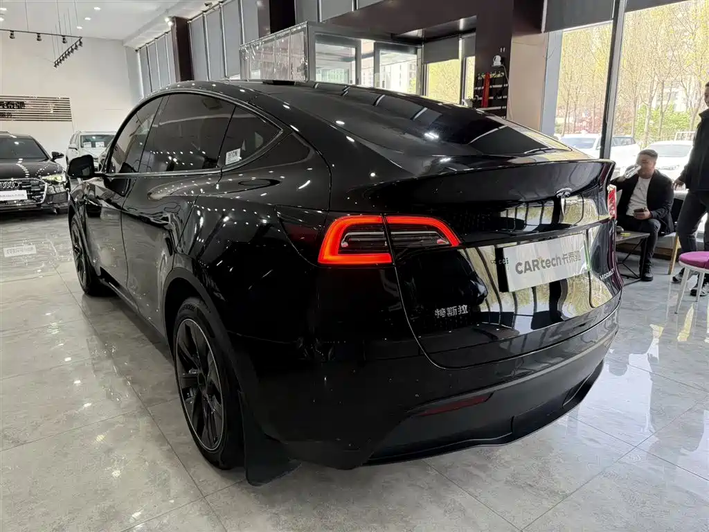 Tesla Model Y 2022 — фото 6