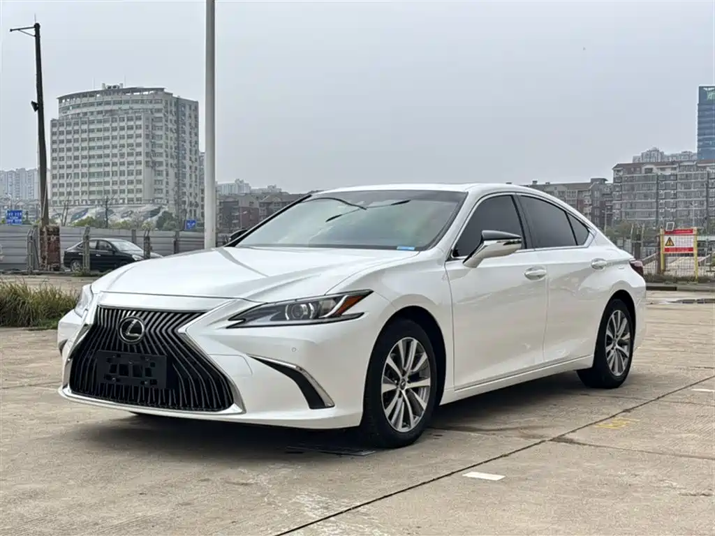 Lexus ES 2020 — фото 2