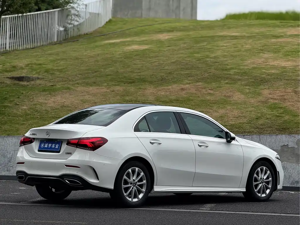 Mercedes-Benz A-Class 2021 — фото 16